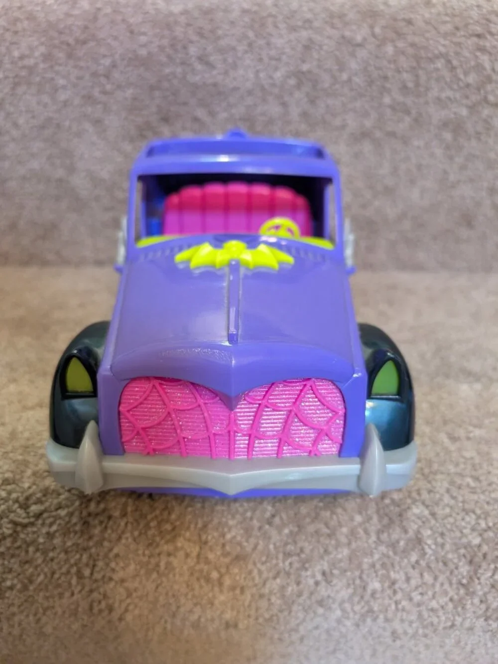 Disney Junior Vampirina Hauntley's Mobile Car Lights & Sounds Vehicle